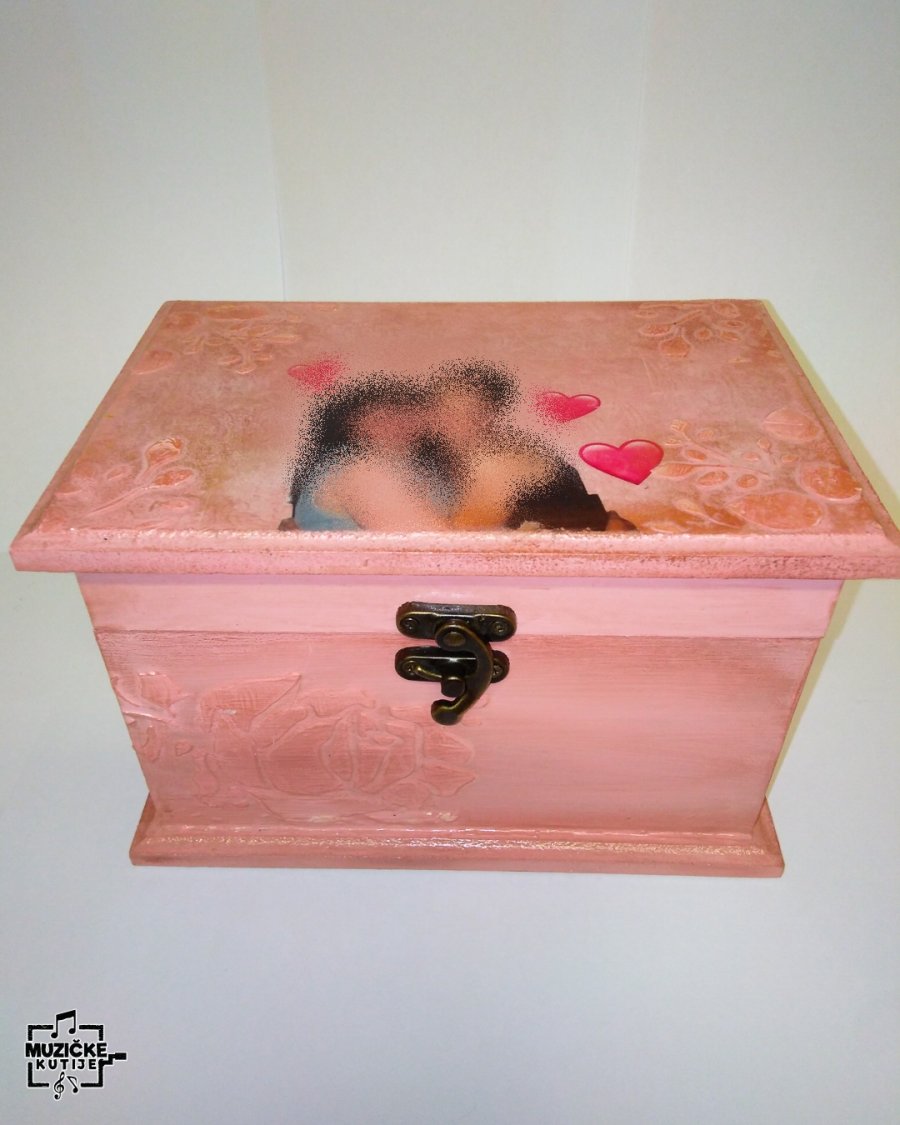 Roze škrinja